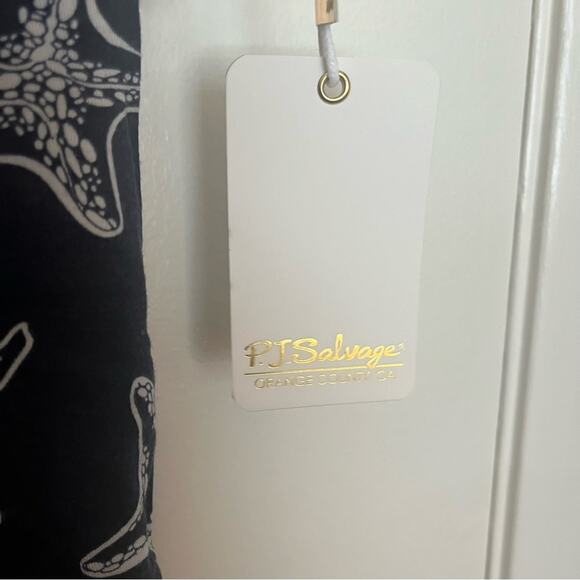 P.J Salvage navy blue seashell women's Cami size large - Picture 6 of 6